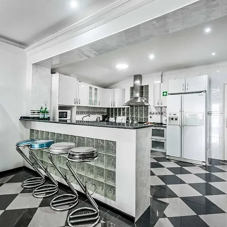 Villa Mogan *